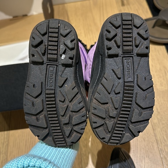 good condition sorel waterproof boots size 8 - Picture 4 of 4